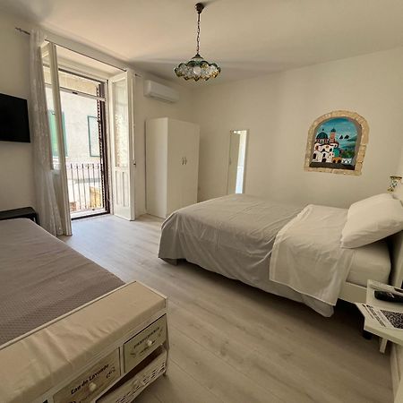 B&B Due Su Due Holiday Vietri Bagian luar foto