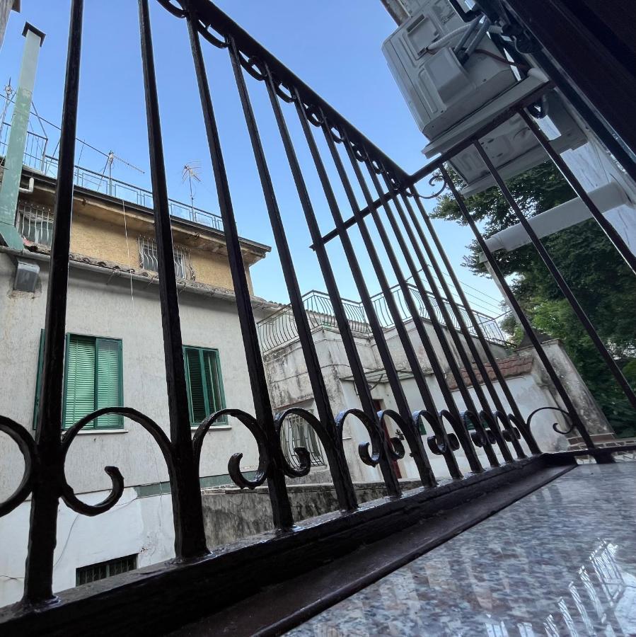 B&B Due Su Due Holiday Vietri Bagian luar foto