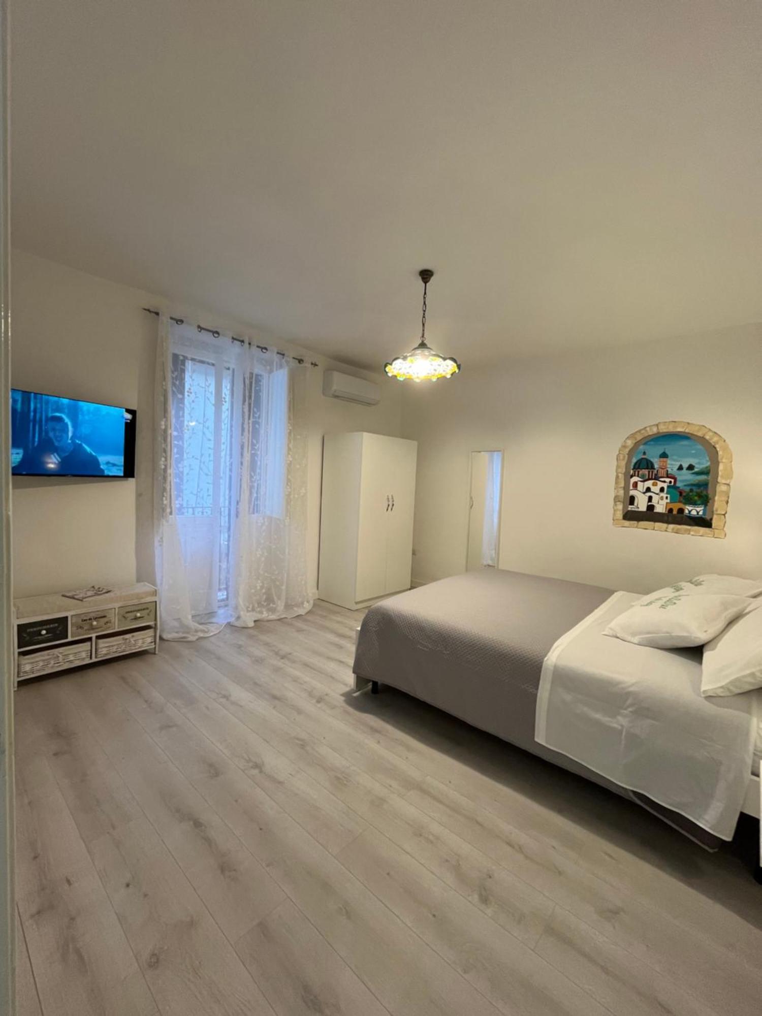 B&B Due Su Due Holiday Vietri Bagian luar foto