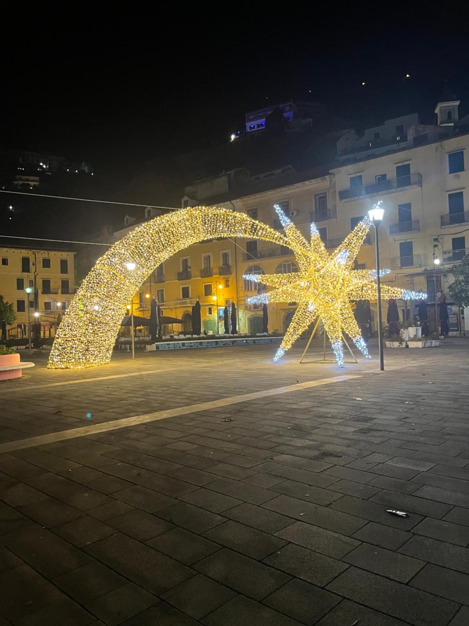 B&B Due Su Due Holiday Vietri Bagian luar foto