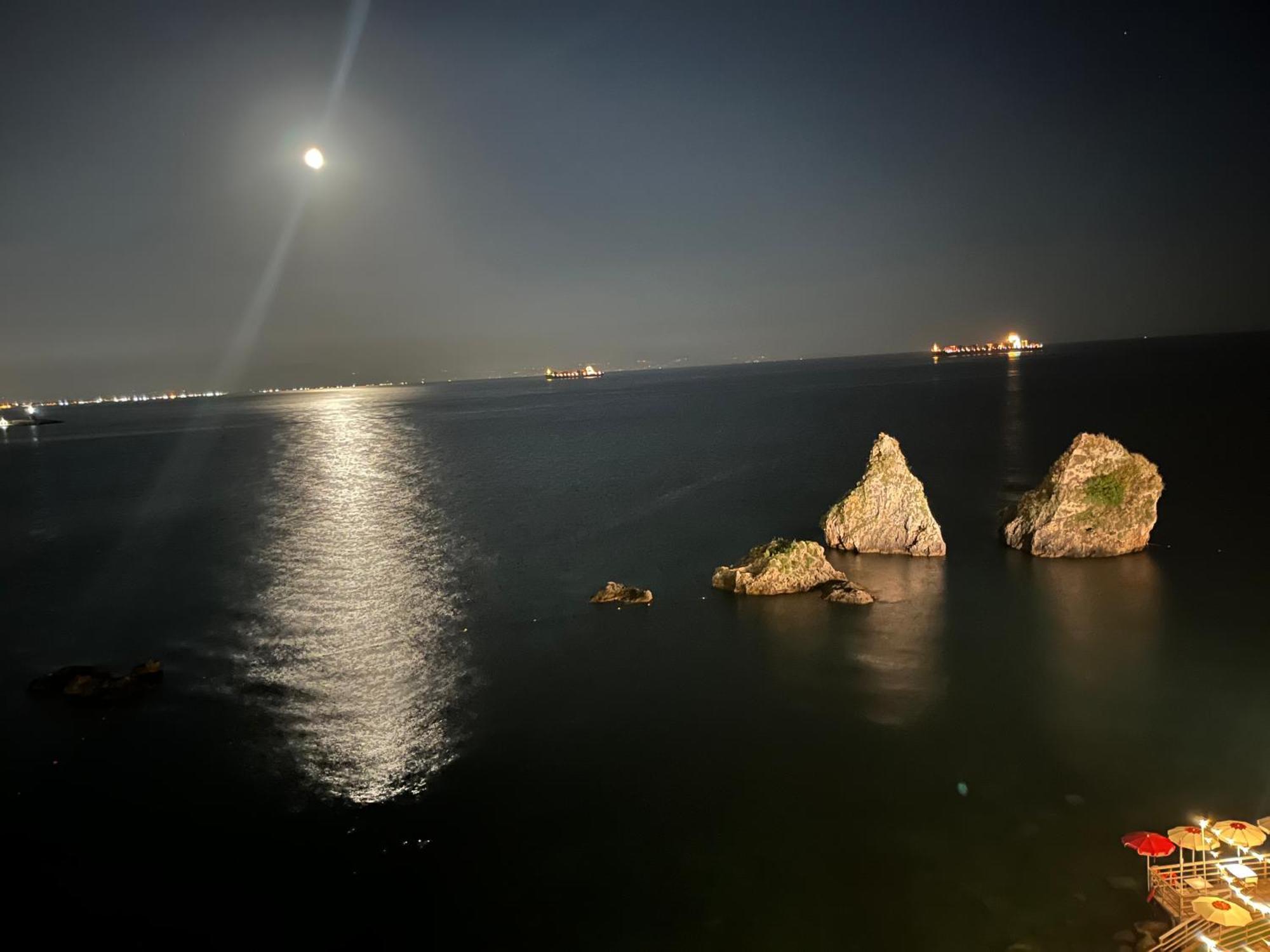 B&B Due Su Due Holiday Vietri Bagian luar foto