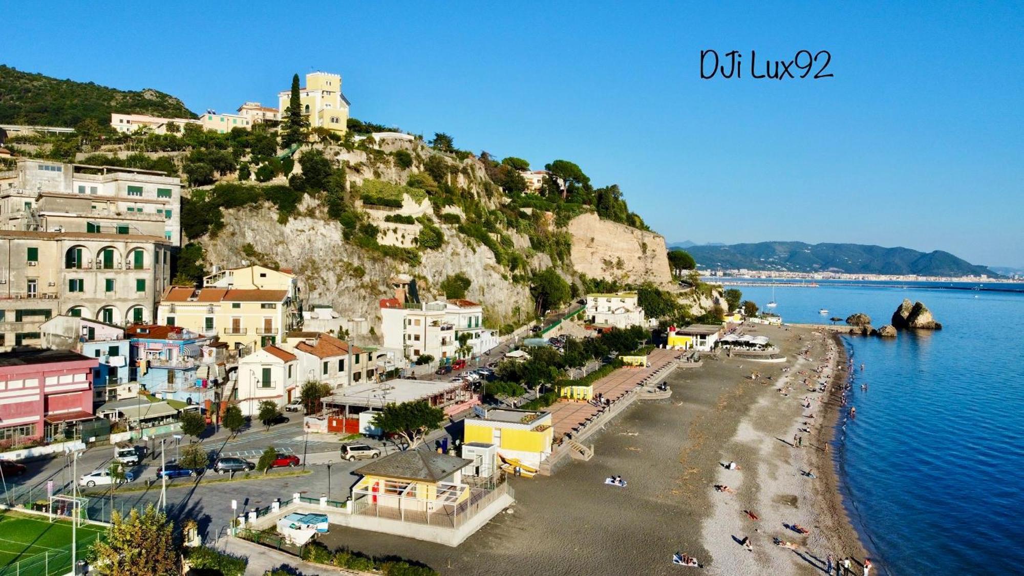 B&B Due Su Due Holiday Vietri Bagian luar foto