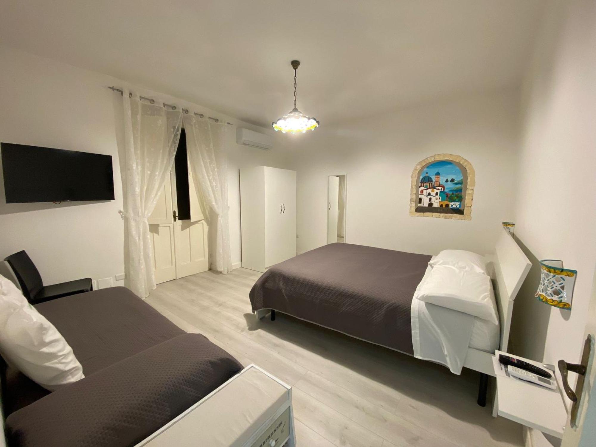 B&B Due Su Due Holiday Vietri Bagian luar foto